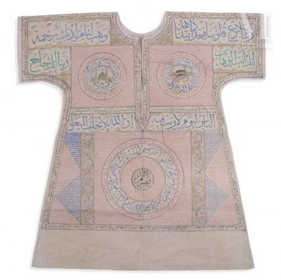 728 € Moyen-Orient, chemise talismanique en coton, peinte à la main d’inscriptions arabes à vocation talismanique et de représentations sc