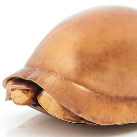 Une tortue dorée de Lalanne
