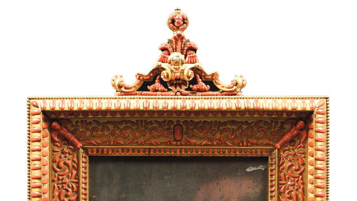 Trapani, Italie du Sud, XVIIe siècle. Miroir aux angelots, corail sculpté et cabochons... Trapani et ses trésors de corail