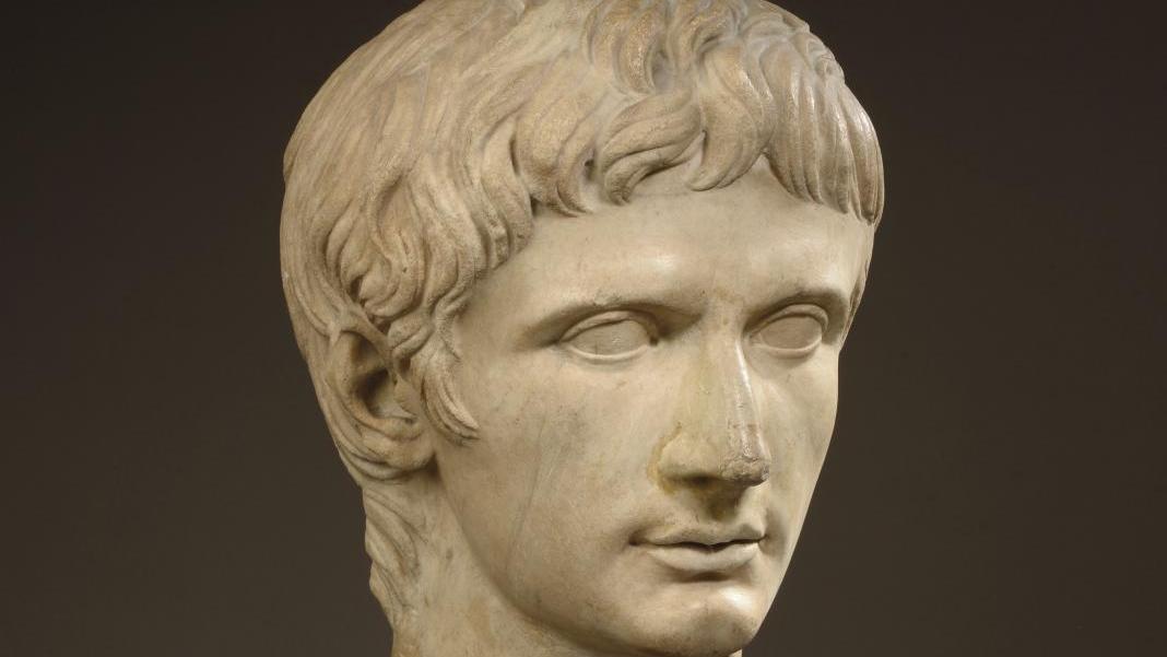 19th-century. Head in white marble representing the portrait of the emperor Augustus,... 19th-Century Marble of Augustus