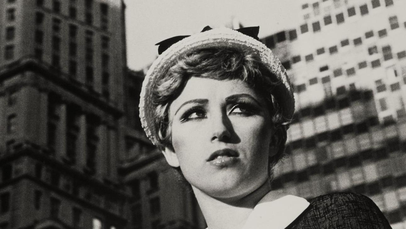 Untitled Film Still #21a, City Girl Close-Up, 1978, une œuvre de Cindy Sherman vendue... Les femmes artistes ont-elles la cote ?
