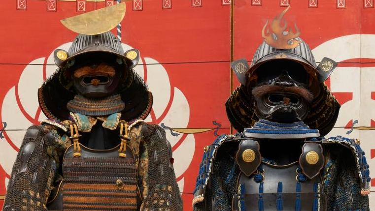 Japon, fin de l’époque d’Edo (1603-1867). Lot de deux armures (yoroi) complétées... Emblèmes et armures du clan Nakagawa