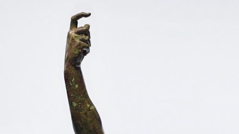 Le bras en bronze, daté du IIe-IIIe siècle de notre ère, saisi chez Christie’s à... Saisies impériales : les statues de Bubon de retour en Turquie