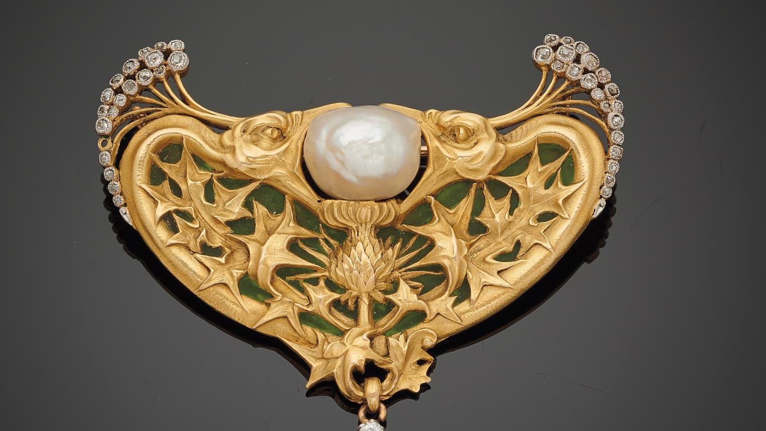 René Boivin, broche «têtes de paons» en or jaune, perle baroque, diamants taille... René Boivin, les bijoux qui ont une âme