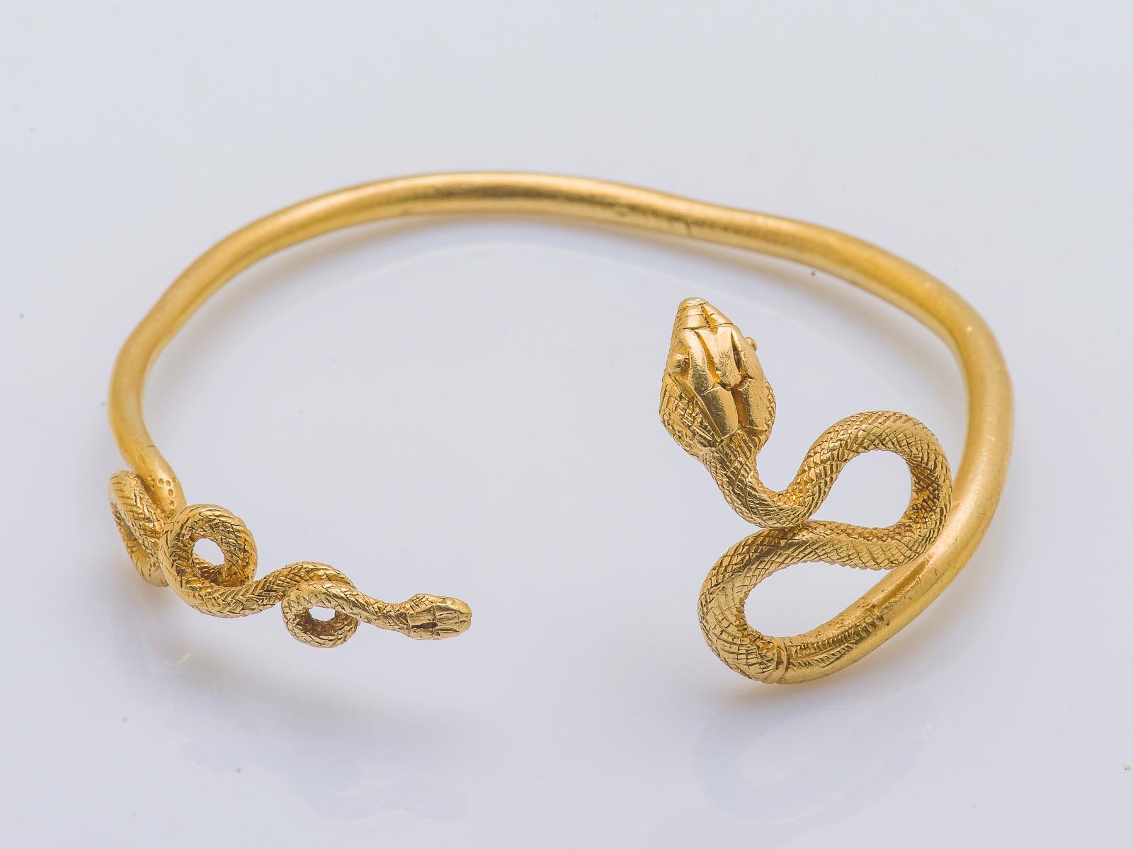 Bracelet romain : serpent d'Orient ou d'Égypte  ? 