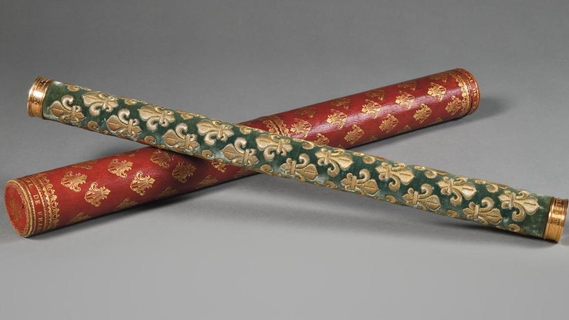 XVIIIe siècle. Bâton de maréchal de France en bois couvert de velours bleu roi brodé... Collection Noisiez : un bâton de maréchal fait autorité