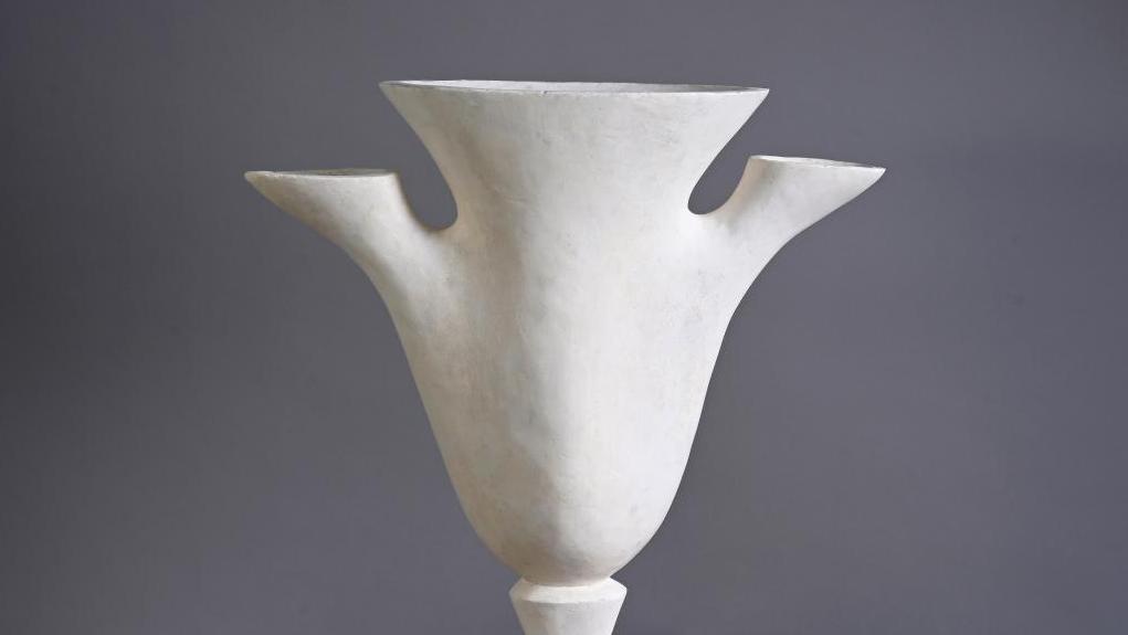 Alberto Giacometti (1901-1966), vase Lotus dit aussi Vase à cornes, vers 1933, plâtre,... Lotus, un vase d’Alberto Giacometti entre archaïsme et modernité
