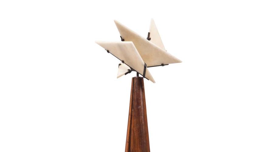 Pierre Chareau (1883-1950), lampadaire SN31 dit La Religieuse, pied en palissandre... Chareau en religion avec le lampadaire SN31