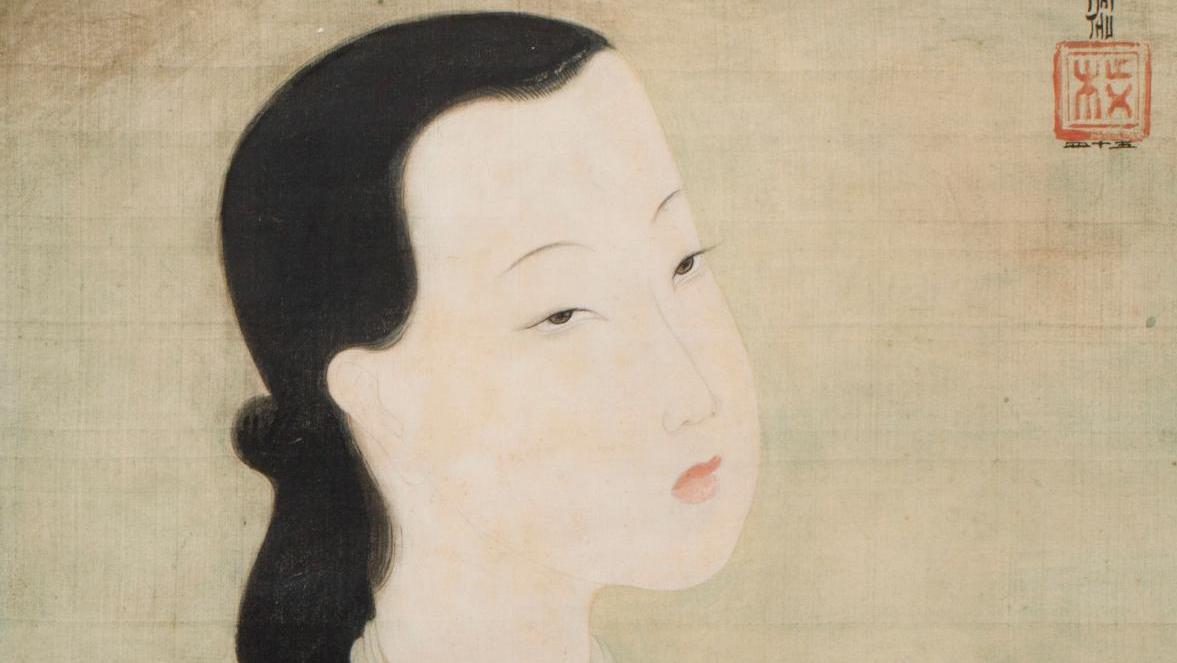 Mai-Thu (1906-1980), Jeune Fille en rouge, encre et gouache sur soie, signature et... Mai-Thu sur soie et Picasso céramiste