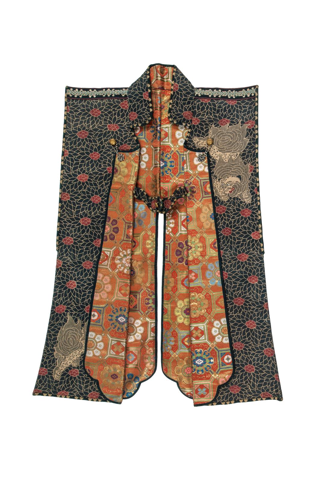 Fin de l’époque d’Edo (1603-1868)-début de l’ère Meiji (1868-1912), XIXe siècle. Veste d’armure (jinbaori), peau animale imprimée, façonné de soie et 