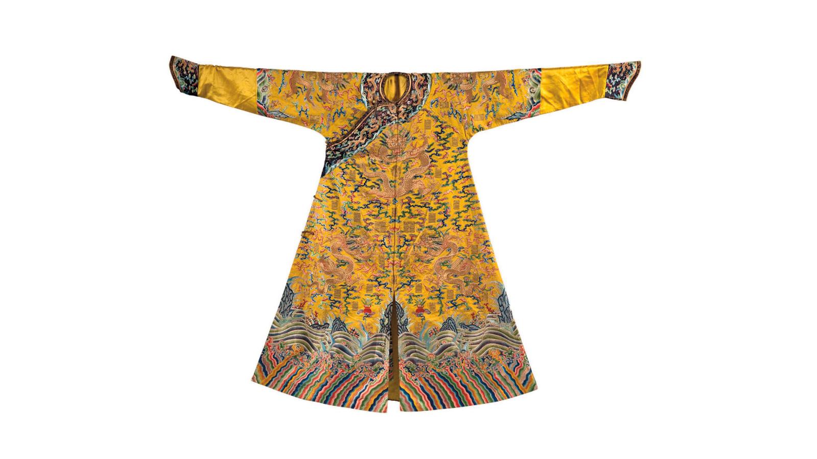 Une robe-dragon du règne de Yongzheng