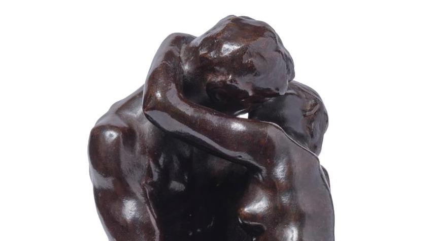 Auguste Rodin (1840-1917), Le Baiser, 4e réduction ou petit modèle, bronze à patine... Rodin, petit baiser passionné !