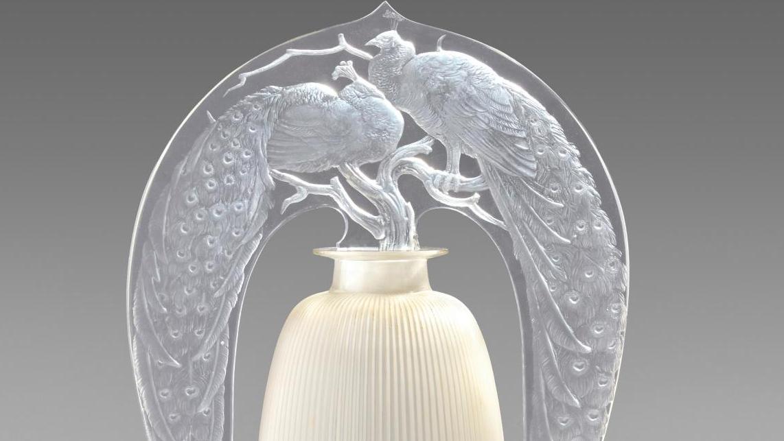 A flamboyant lamp by Lalique | Gazette Drouot