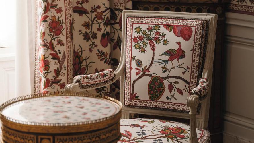 The queen's private apartment at Versailles with the pineapple toile de Jouy pattern... The Braquenié Fabric Workshop Celebrates its 200th Anniversary