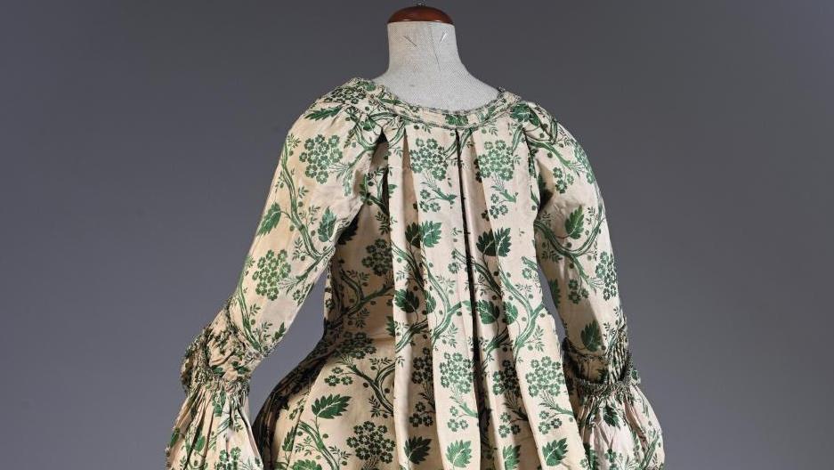 French-style lampas dress coat with gros de Tours background decorated with flowering... Elegance in the 18th Century