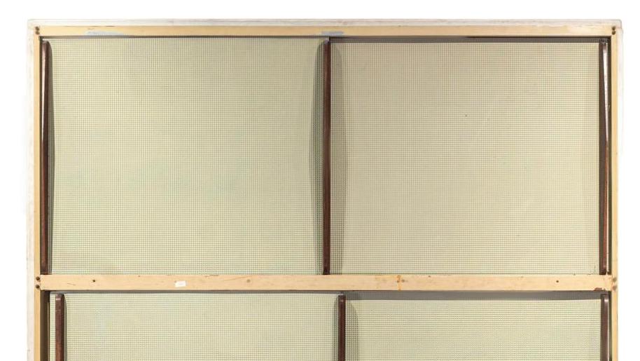 Charlotte Perriand (1903-1999) et Ateliers Jean Prouvé, façade et éléments d’armoire,... Des éléments d’armoire signés Perriand et Prouvé 
