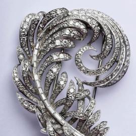 Une broche en diamants de chez Boucheron  - Panorama (avant-vente)