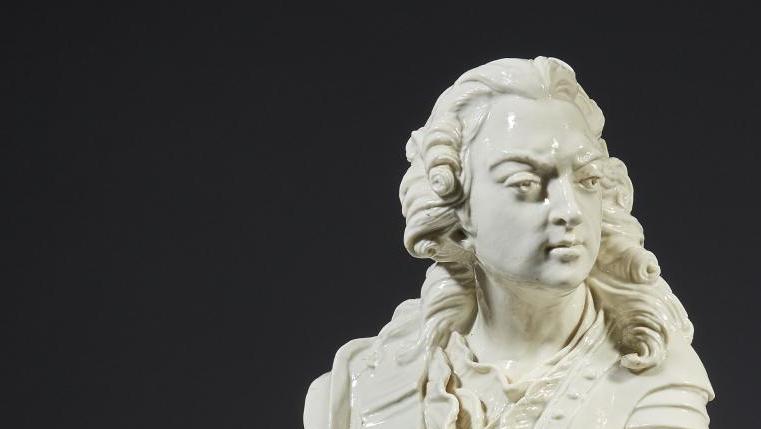 Manufacture de Chantilly, 1745, d’après un modèle de Jean-Baptiste II Lemoyne (1704-1778),... Fondation La Marck : Philippe Champy, un mécène aux aguets