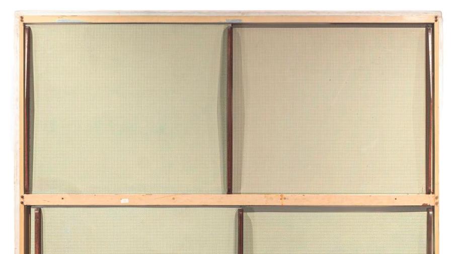 Charlotte Perriand (1903-1999) et Ateliers Jean Prouvé, façade et éléments d’armoire,... Perriand, Starck, Tallon sur les marches du podium