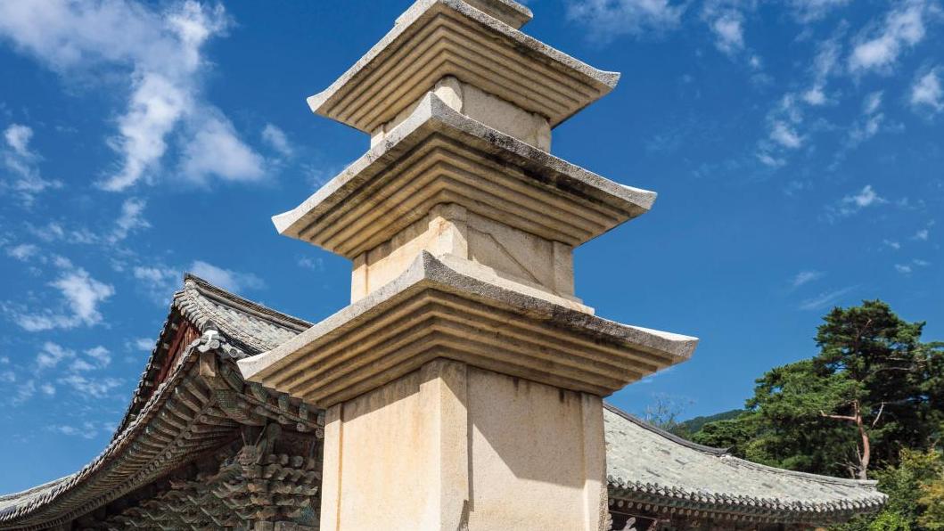 La pagode de Sakayamuni (Seokgatap) à Bulguksa, granit. Courtesy Kocis, Photo Seokyong... Bulguksa et Seokguram, sommets coréens de l’art bouddhique