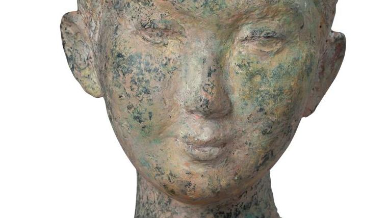 Vu Cao Dam (1908-2000), Jeune fille, sculpture en terre cuite, h. 20 cm. Adjugé :... Le sculpteur de l’École des beaux-arts du Vietnam