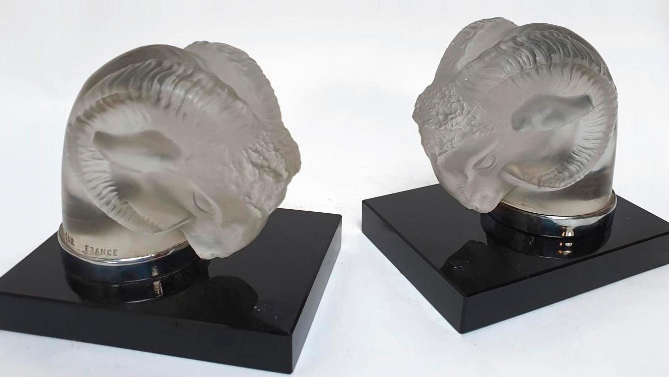 9 210 €René Lalique, paire de têtes de bélier en verre pressé-moulé-givré, modèle... Cote : les objets du lecteur