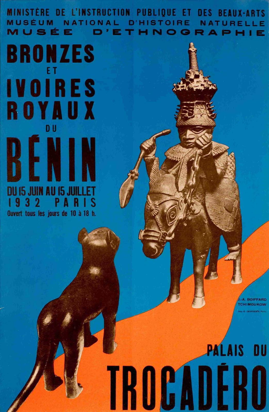 Affiche pour l’exposition «Bronzes et ivoires royaux du Bénin» du musée d’Ethnographie du Trocadéro, 1932. Jacques-André Boiffard (photographe), Lou T