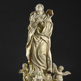 Une Vierge en ivoire du XVIIe siècle de Claude Beissonat - Zoom