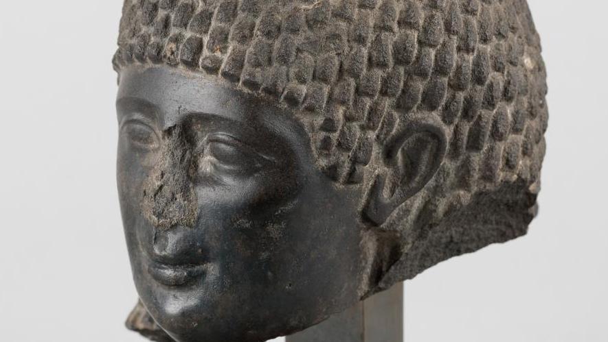 Égypte, vers le IVe siècle av. J.-C., début époque ptolémaïque (323-30 av. J.-C.).... Tête d'Egypte et poupées hopis en belle entente