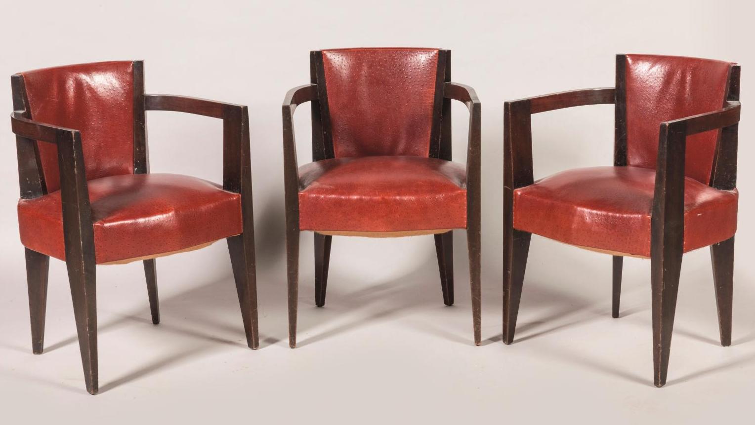 André Sornay (1902-2000). Ensemble de huit fauteuils en palissandre de forme incurvée... De la bibliothèque au salon, la rigueur Sornay