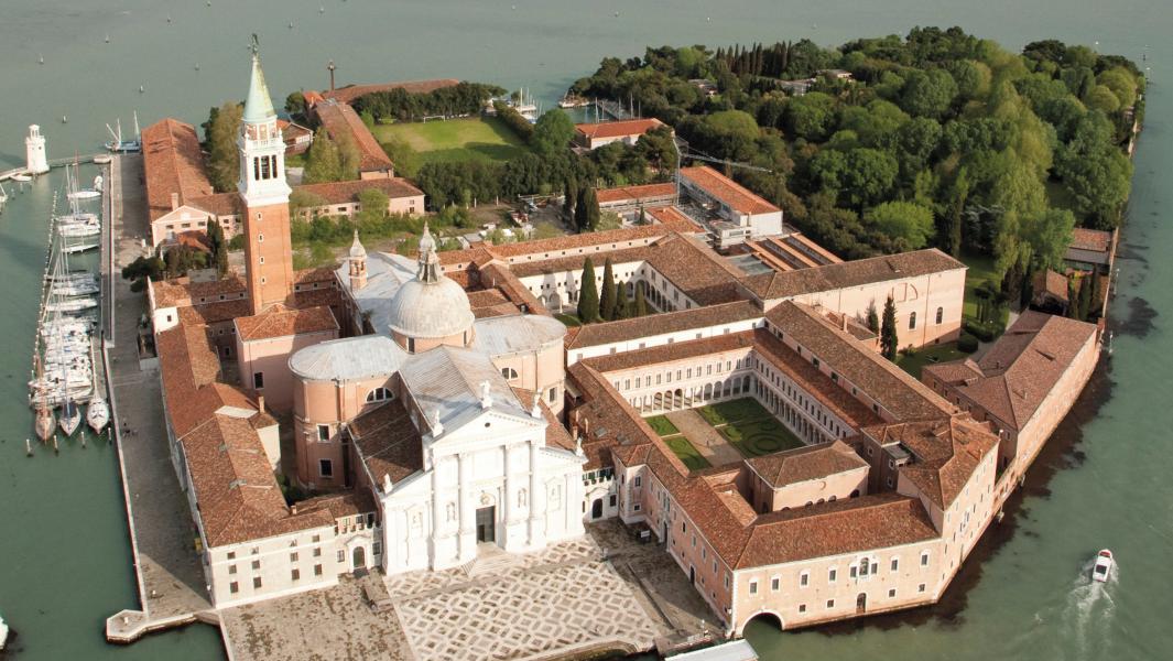 L’abbaye bénédictine de San Giorgio Maggiore, siège de la Fondation Giorgio Cini.... La fondation Giorgio Cini à Venise