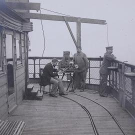 Ernest Roger, un pionnier de la télégraphie sans fil au sommet de la tour Eiffel - Zoom