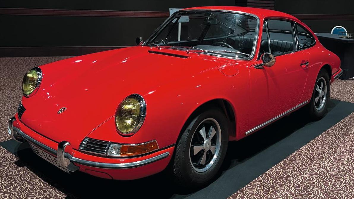 Porsche 911 T, 1968.Adjugé : 139 190 € Porsche 911, une bête de concours
