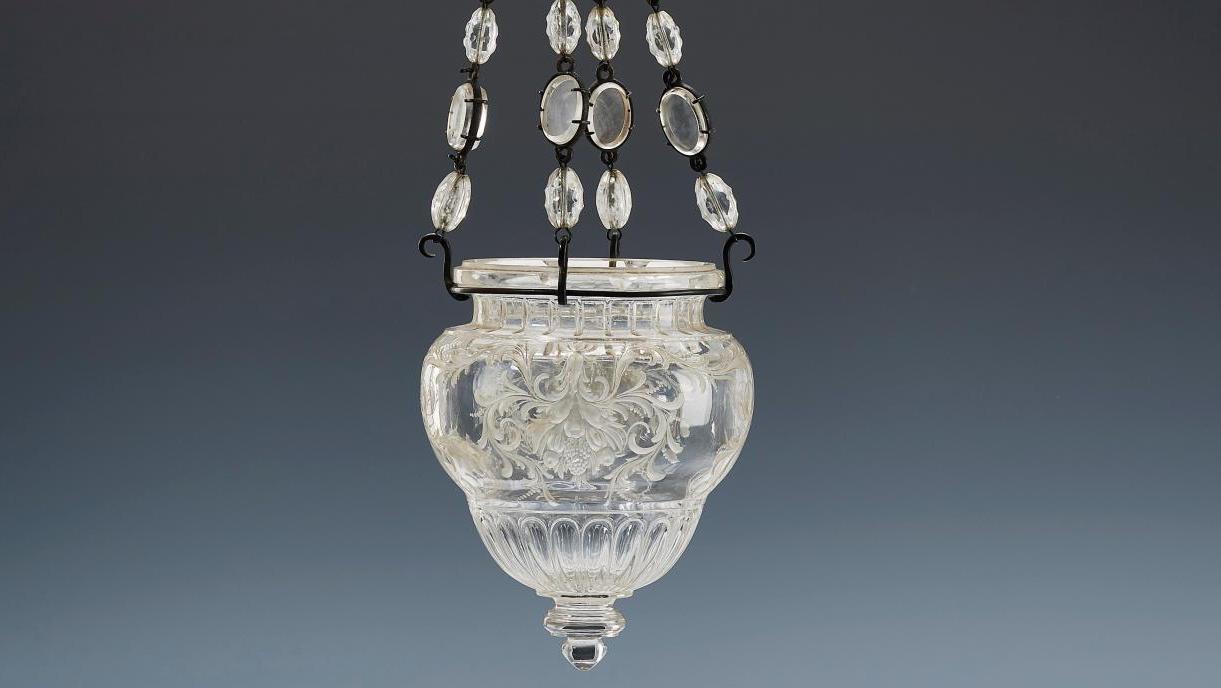 Italie, Milan, atelier des Miseroni, 1560-1600. Lampe de sanctuaire en cristal de... Deux lampes exceptionnelles, l’une sacrée, l’autre profane