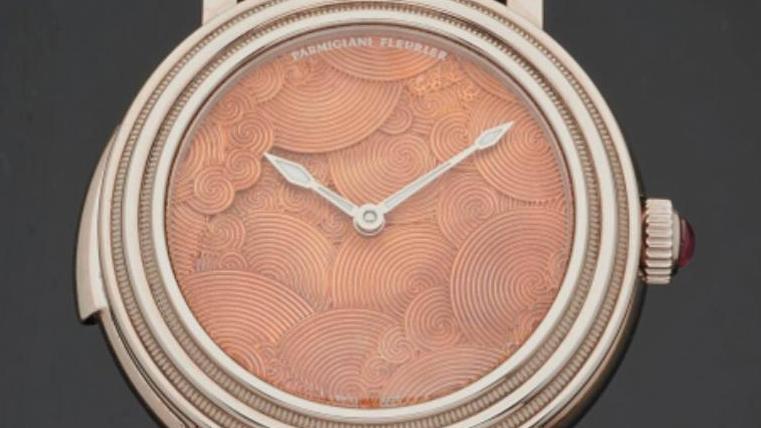 Parmigiani Fleurier, modèle «Toric Quaestor White Gold ripple», boîtier or blanc,... La Toric, montre phare de Parmigiani Fleurier