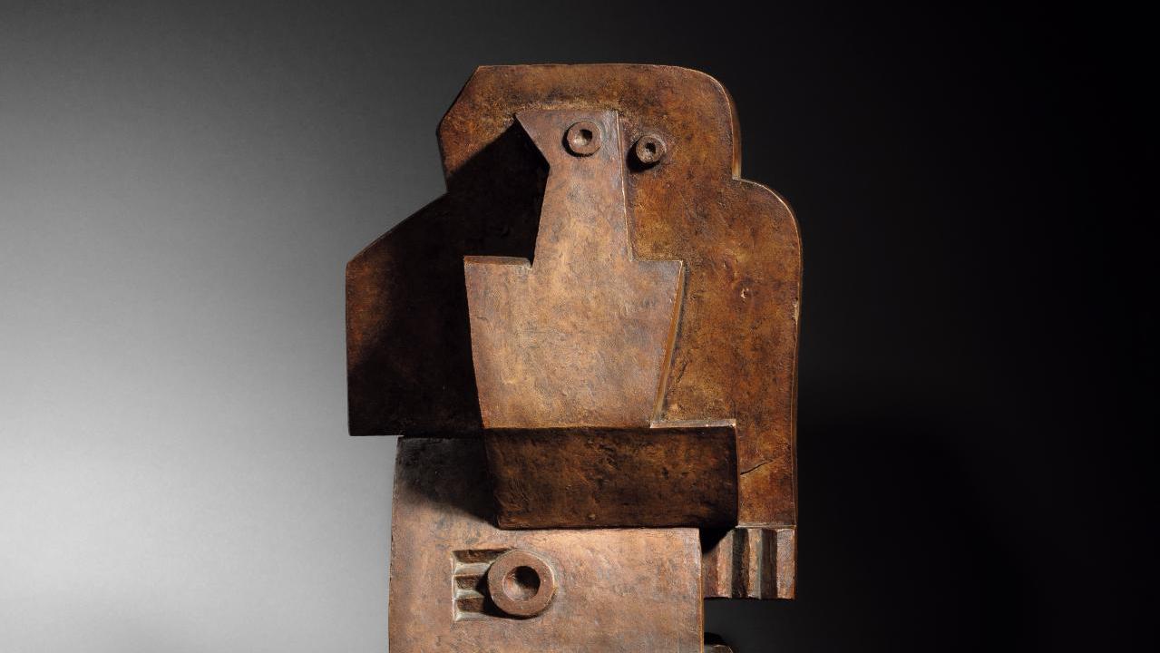 Jacques Lipchitz (1891-1973), Homme à la guitare, 1920, épreuve en terre cuite, signée... Jacques Lipchitz, une sculpture cubiste sur le thème du guitariste