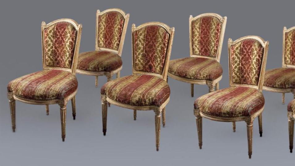 Série de huit chaises, plus une bergère, marque au fer de Versailles «W» n° 63, commande... Retour à Versailles  pour un «mobilier ordinaire»