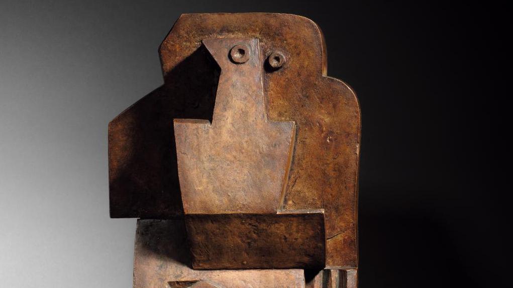 Jacques Lipchitz (1891-1973), Man with a Guitar, 1920, terracotta proof signed with... “Tentation” Sale: A Triumph for Lipchitz and a Byeri Reliquary