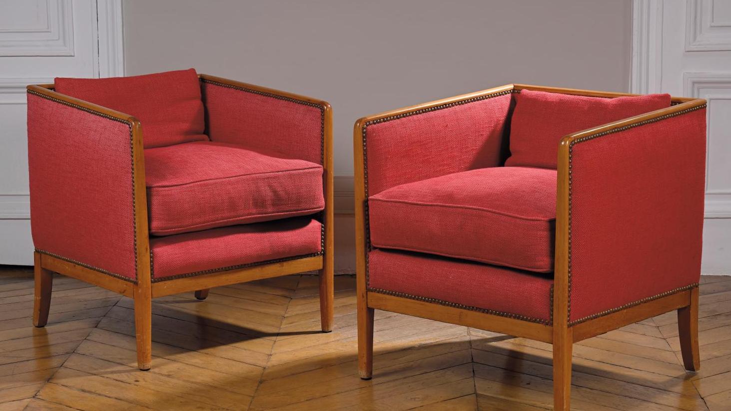 Jean-Michel Frank (1895-1941), paire de fauteuils cubiques en sycomore à dossier... Jean-Michel Franck en version cubique 