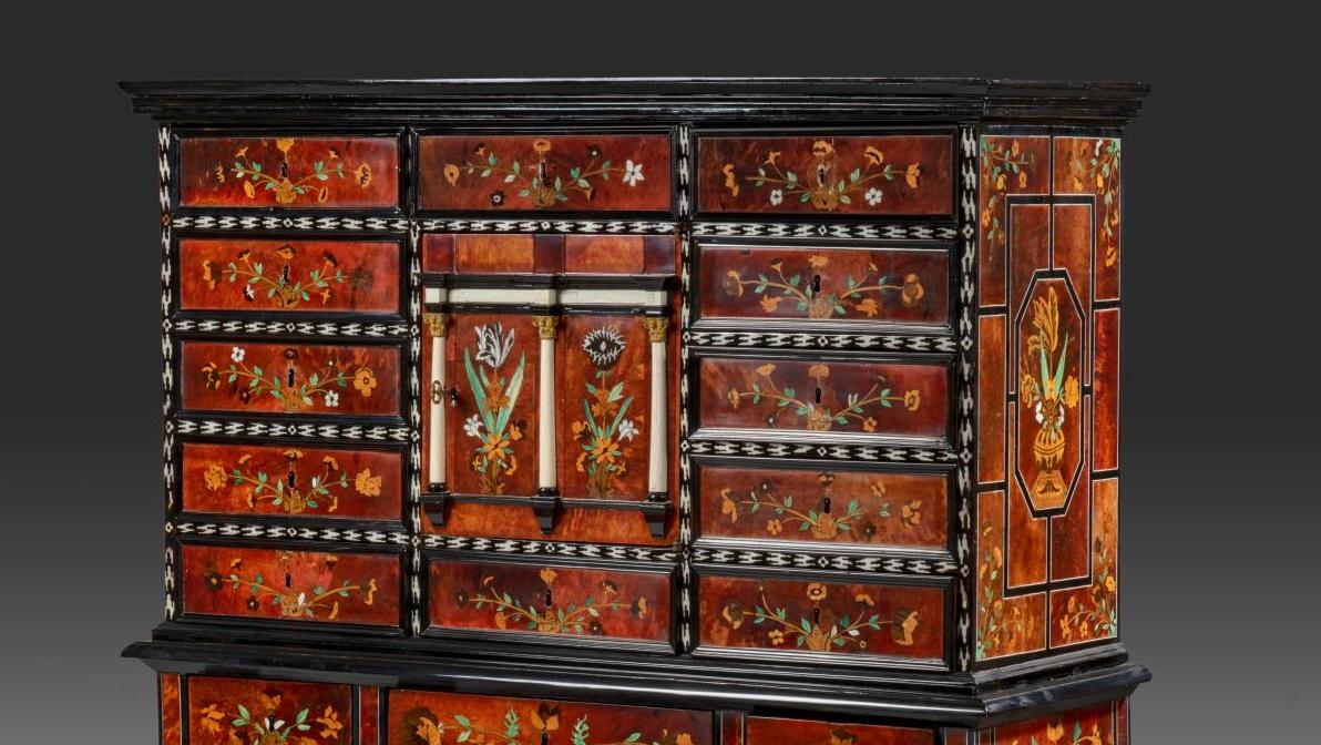 Époque Louis XIV, attribué à Pierre Gole. Cabinet à décor marqueté sur trois faces... Collection Laurent Horny, la richesse du siècle d’or