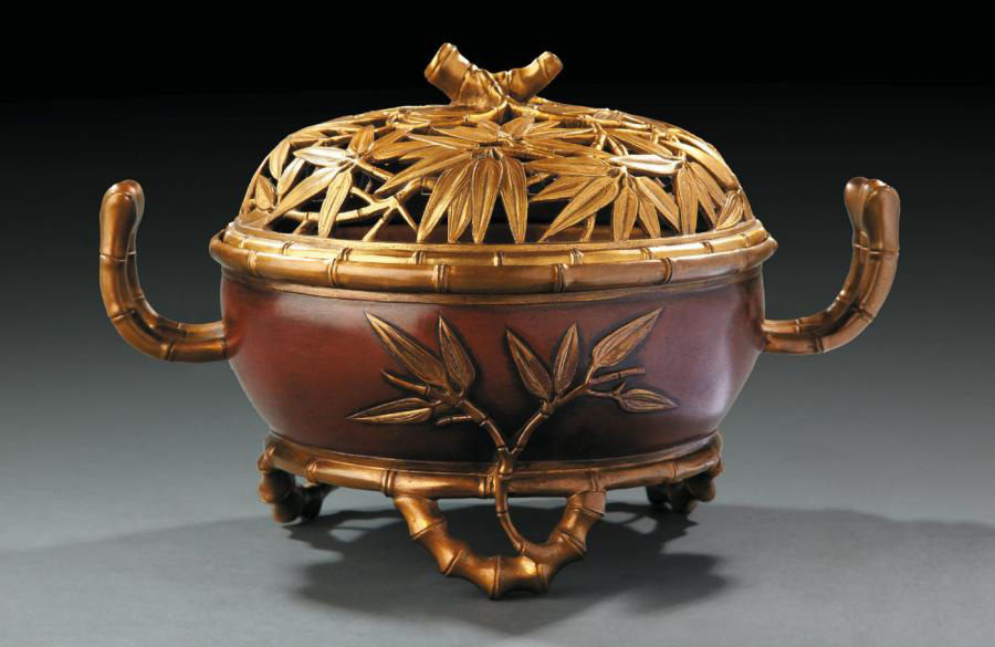 Édouard Lièvre (1829-1886) pour la maison Christofle. Cache-pot «bambou», vers 1877, bronze à patines dorée et brun-rouge, couvercle ajouré à décor de