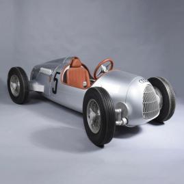 Une Audi Auto Union Type C, mais à pédale - Les adjugés
