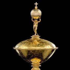 Beaux meubles, orfèvrerie de prestige et le collier de Marie-Antoinette ! - En vente