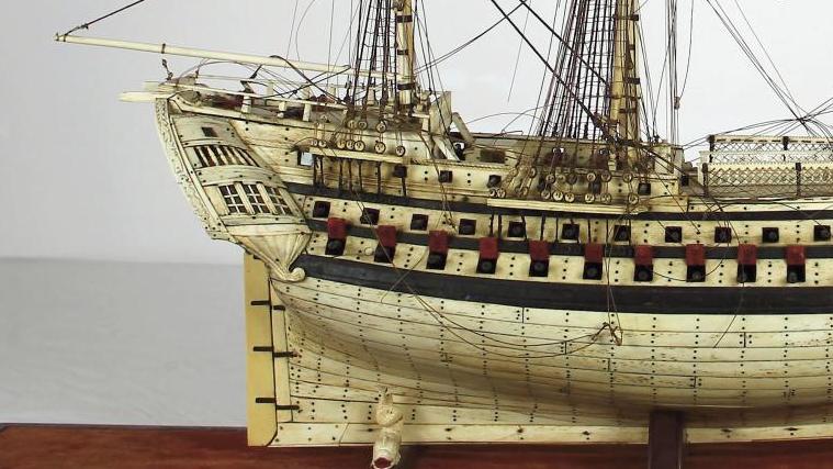 France, 1800-1820. Le Tonnant, maquette de ponton d’un vaisseau à deux ponts de 80... Victoires d’enchères  pour des navires de ponton
