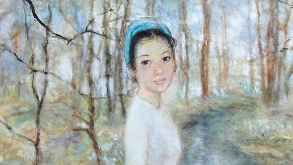 Léthi Luu (1911-1988), Jeune Vietnamienne près du ruisseau, huile sur soie, signée,... Léthi Luu, une femme  à l’École d’Hanoï