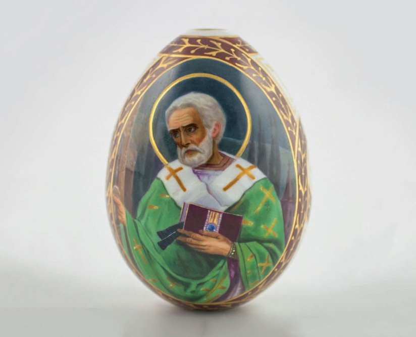 7 762 € Russie, manufacture de porcelaine privée, fin du XIXe-début du XXe siècle, œuf de Pâques en porcelaine représentant saint Nicolas de Myre d’ap