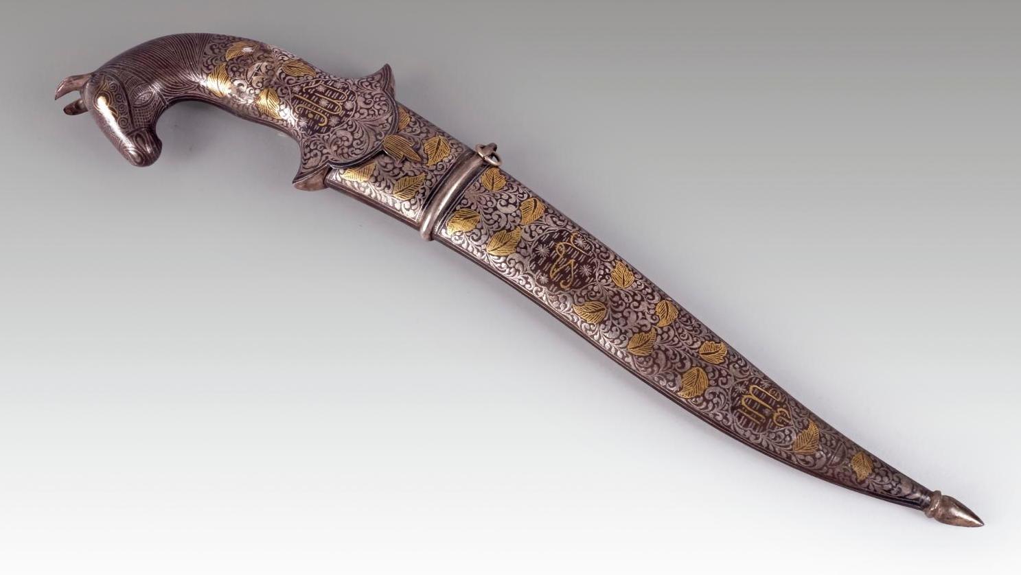 183 € XIXe siècle, couteau persan Pech Quabz, poignée et fourreau en fer à décor... Couteaux du monde