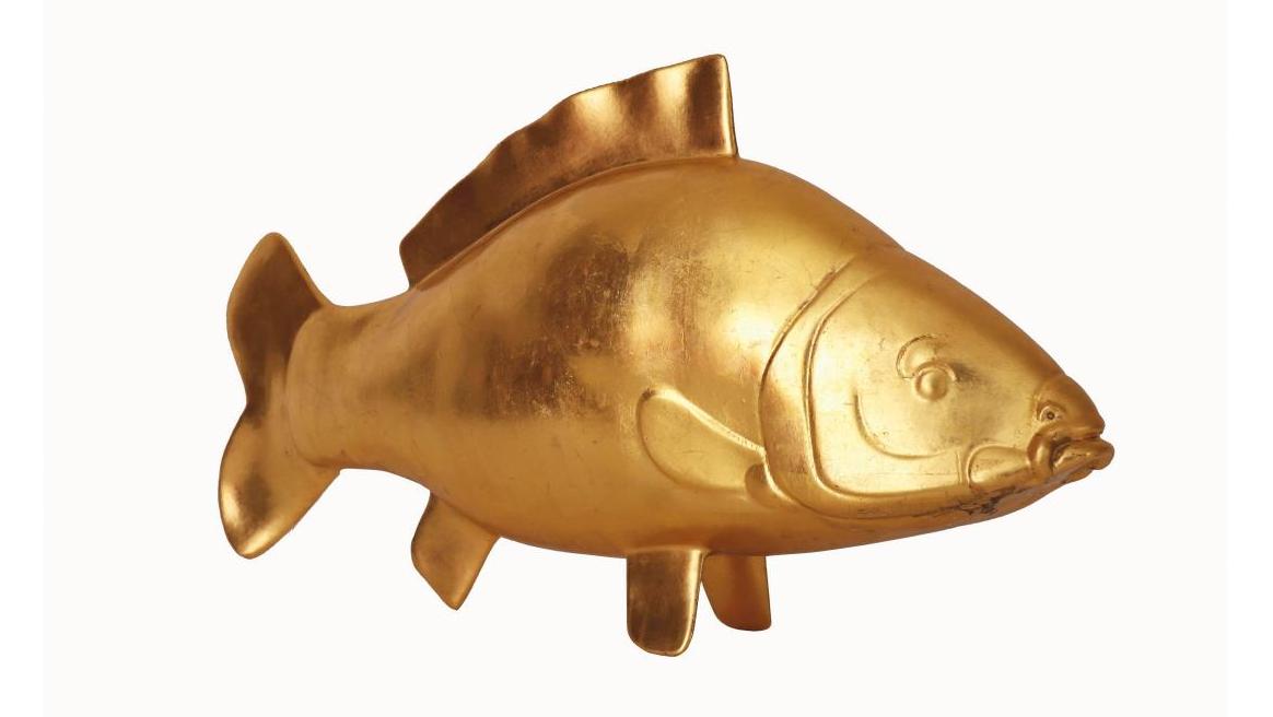 François-Xavier Lalanne (1927-2008), La Carpe, résine dorée à la feuille, monogrammée... The carp and the two lovers