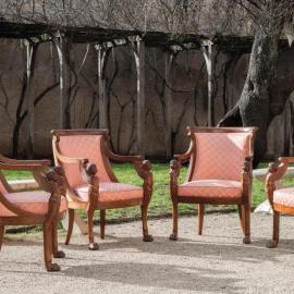 À Beaune, quatre fauteuils aux chérubins attribués à Bernard Molitor