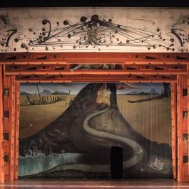 Salvador Dalí entre en scène avec un décor pour Bacchanale - En vente